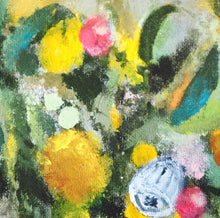 Load image into Gallery viewer, Spring Crescent Wreath